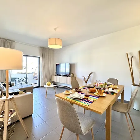 Sea View With Pool By Homing Apartman Pêra