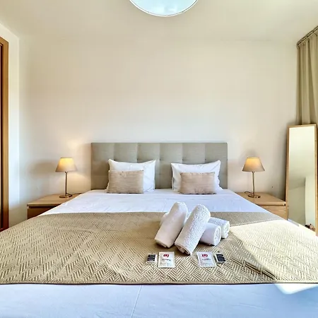 Sea View With Pool By Homing Apartman