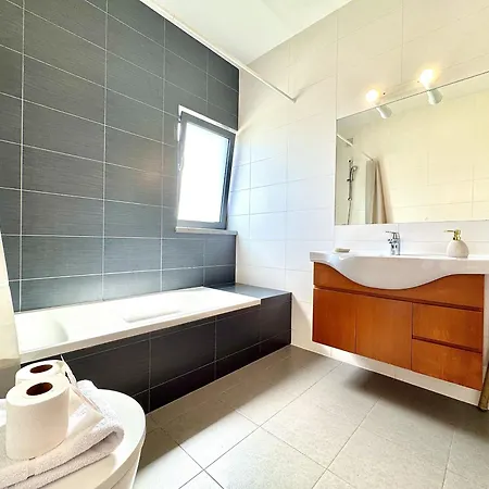 Sea View With Pool By Homing Apartman Pêra